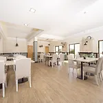Ukino Terrace Algarve Concept 3* Porches (Algarve)